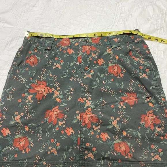 Rootstock Gardening Skort Floral Design Dusty Blue Coral & Pink Pockets Size 10